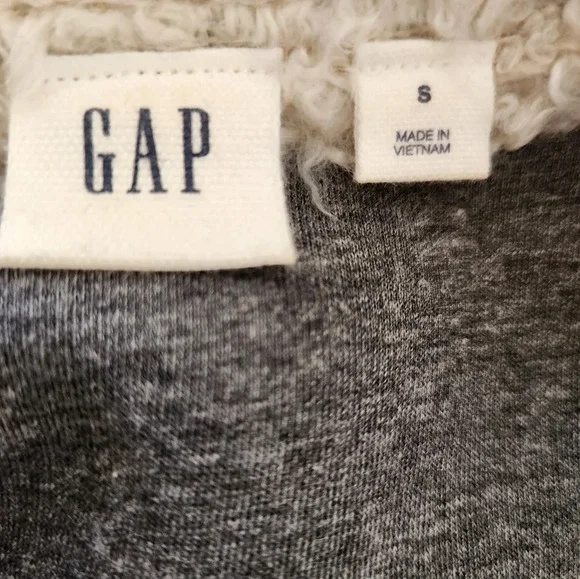 ||GAP|| fur vest - Picture 6 of 6